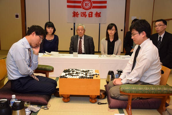 第40期日本碁圣战五番棋挑战赛第3局 井山执黑1目半胜山下