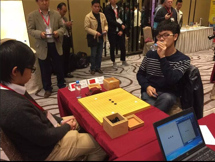 【在线棋谱】柯洁遭遇银河三连星 老顽童赵治勋憨态可掬