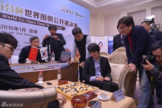 【在线棋谱】韩棋迷：李世石成柯洁的菜？ 逆转还有机会