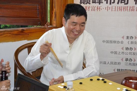 两岸冠军对抗马晓春战周俊勋 罗洗河黑嘉嘉讲解