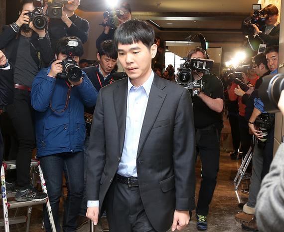 阿尔法狗狗3：0胜李世石 新的悬念产生
