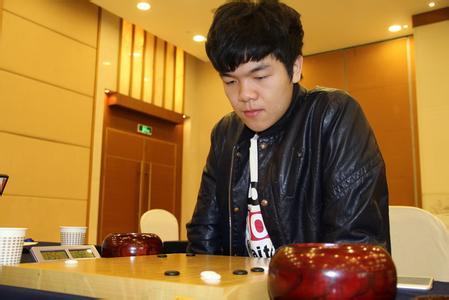 柯洁:AlphaGo计算仍有失误 电脑再增强恐难以战胜
