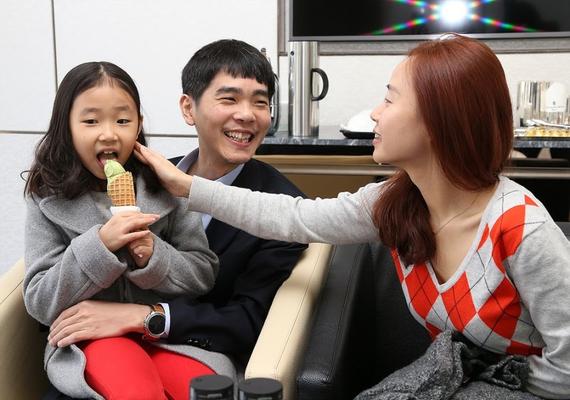 姐姐眼中的李世石 人机大战才觉得弟弟与众不同