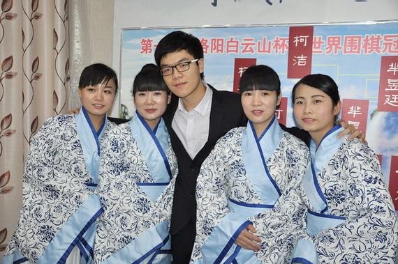 白云山杯世界冠军赛18日开战 柯洁时越唐韦星出战