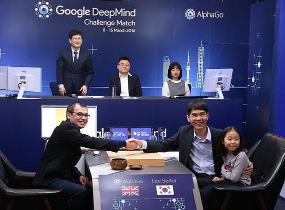 新浪体育:AlphaGo自我对局精彩非常 令人类高手瞠目结舌